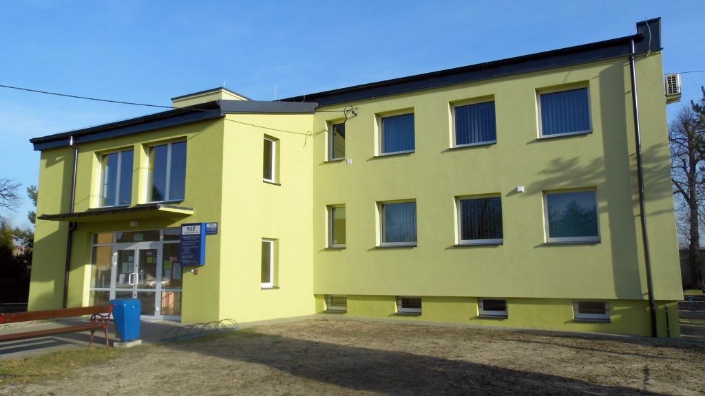 Budynek ZOZ w Chełmie w kolorze żółtym