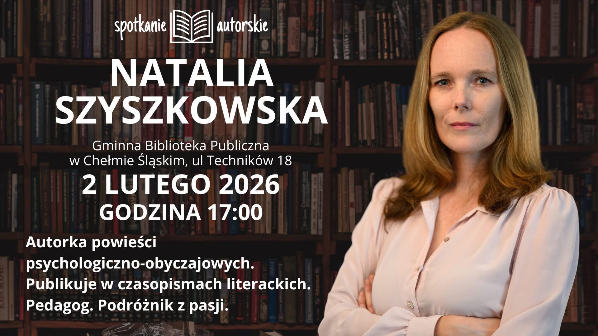 Plakat promujący wydarzenie. Na zdjęciu prelegentka i opis wydarzenia na tle ragałów z książkami 