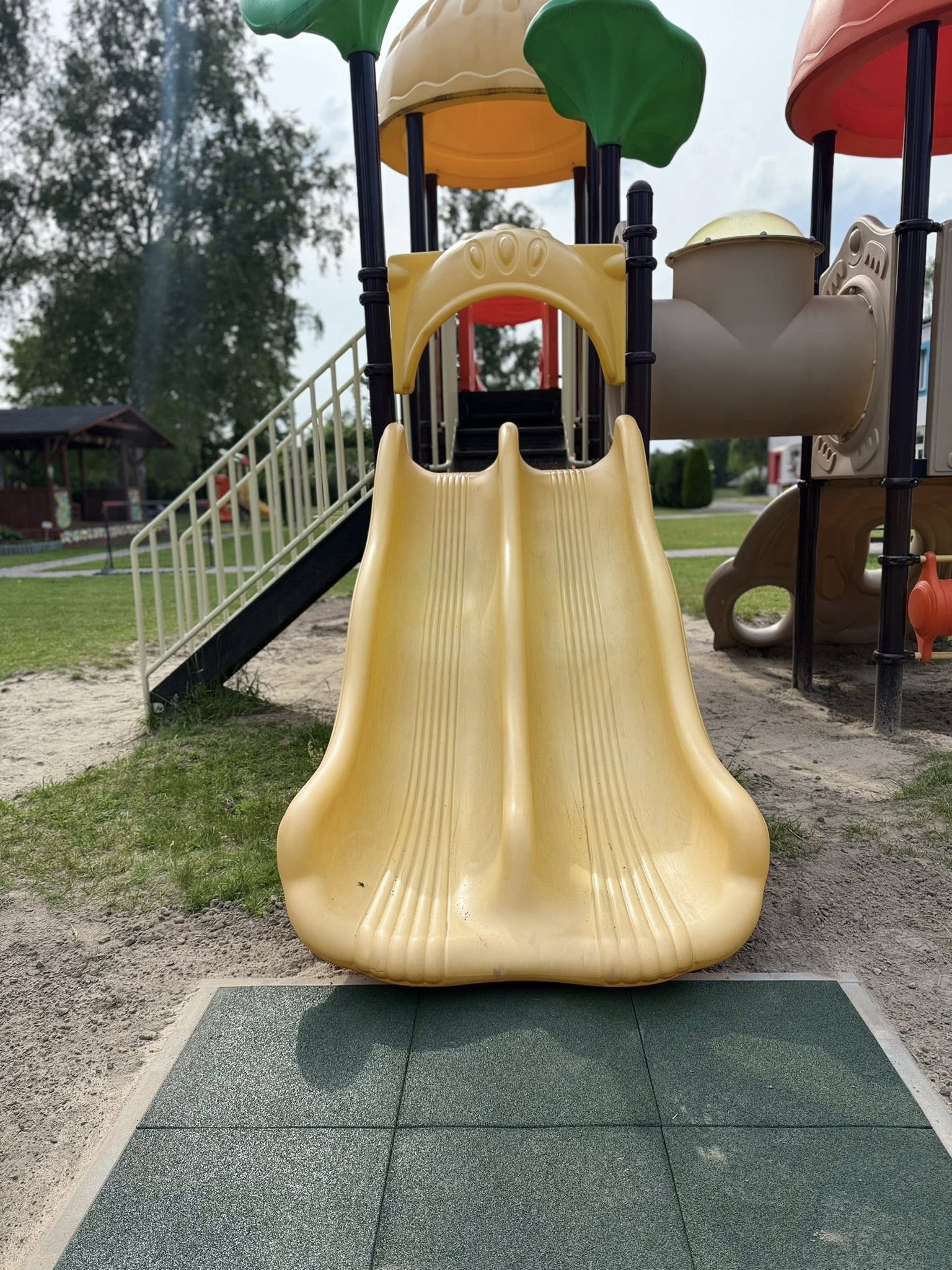 Zjeżdżalnia dziecięca 