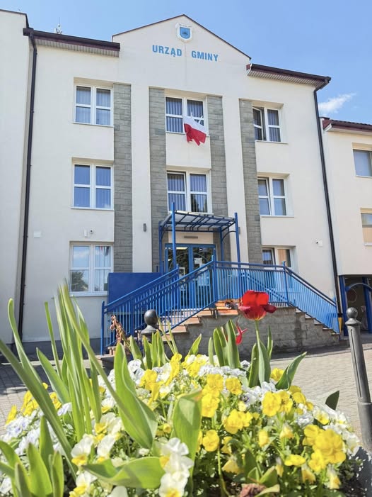 Budynek - ściana frontowa Urzędu Gminy Chełm Śląski 